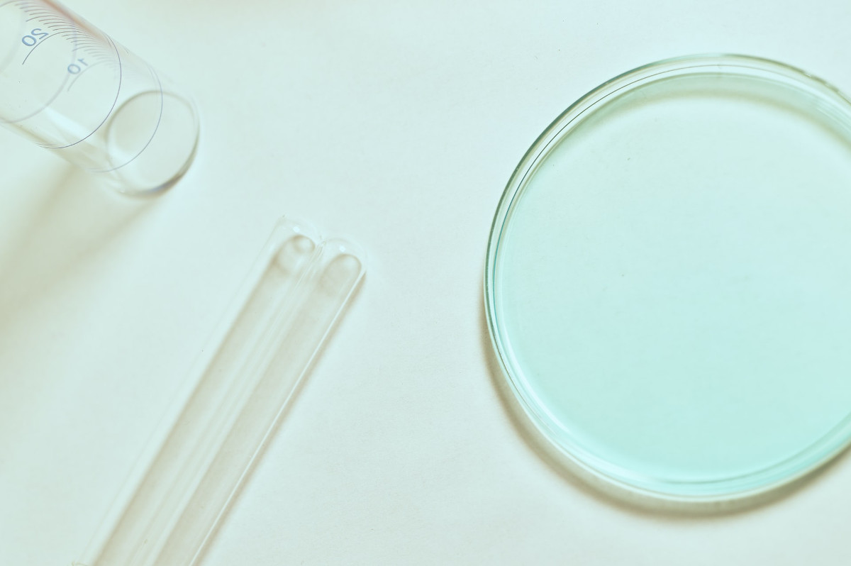 淡斑美白精華這樣擦才有效！從成分來挑選產品